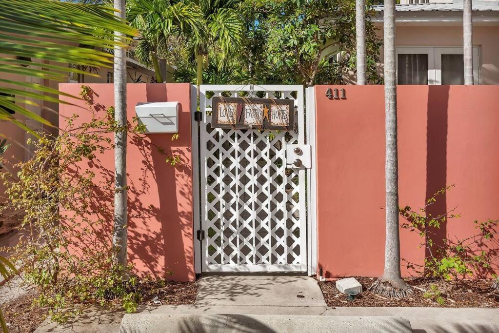 Charming Studio W Pool One Mile To Beach Pets Welcome レイク・ワース エクステリア 写真