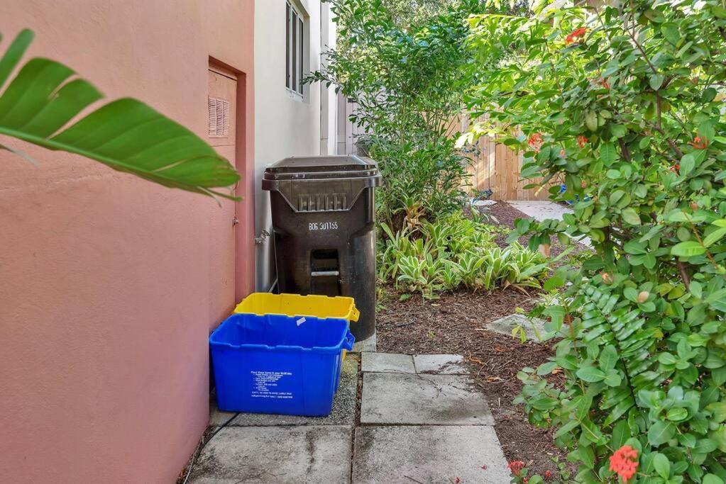 Charming Studio W Pool One Mile To Beach Pets Welcome レイク・ワース エクステリア 写真