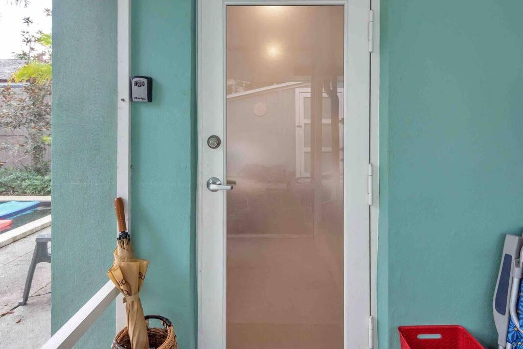 Charming Studio W Pool One Mile To Beach Pets Welcome レイク・ワース エクステリア 写真