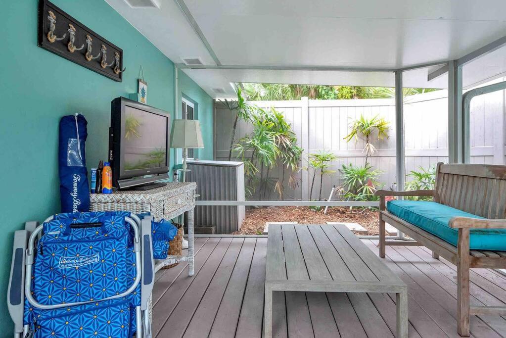 Charming Studio W Pool One Mile To Beach Pets Welcome レイク・ワース エクステリア 写真