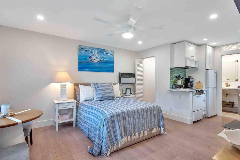 Charming Studio W Pool One Mile To Beach Pets Welcome レイク・ワース エクステリア 写真