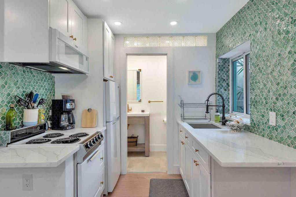 Charming Studio W Pool One Mile To Beach Pets Welcome レイク・ワース エクステリア 写真